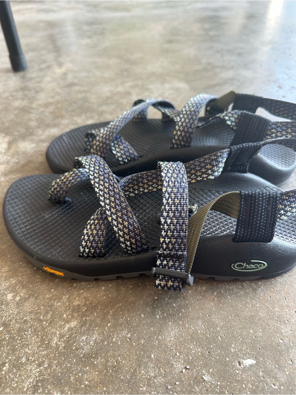 Chaco Black Sandals with Navy & Cream Patterned Straps size 8 women’s